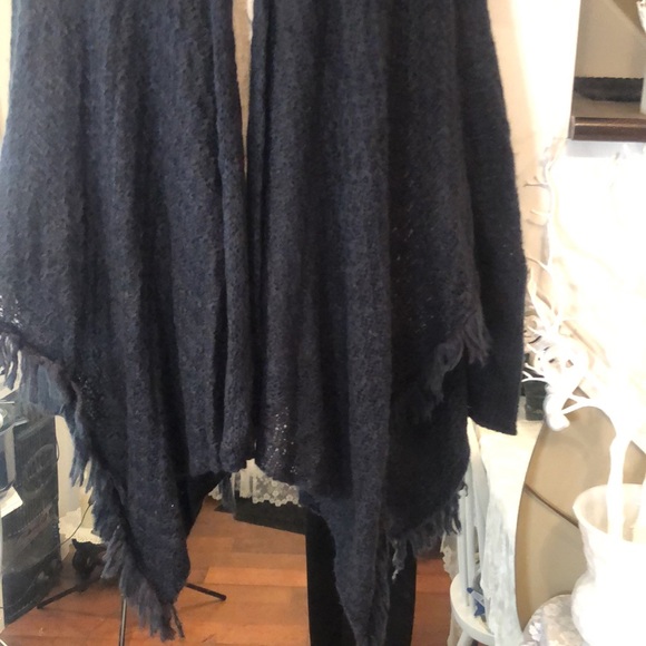 So light -Wooden Ships Navy Lace Patterned Soft Poncho, Fringe, Sleeves, Sweater - Picture 7 of 16